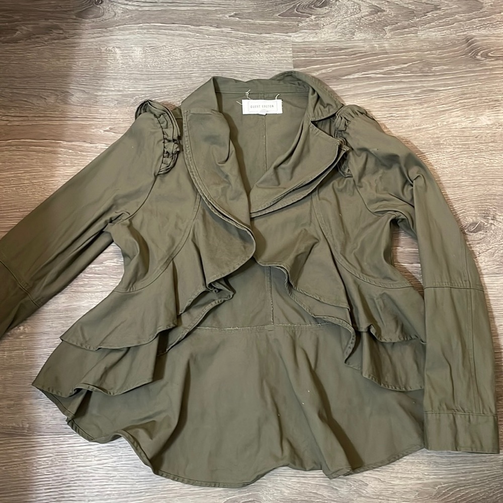 Guest editor size medium army green light jacket!